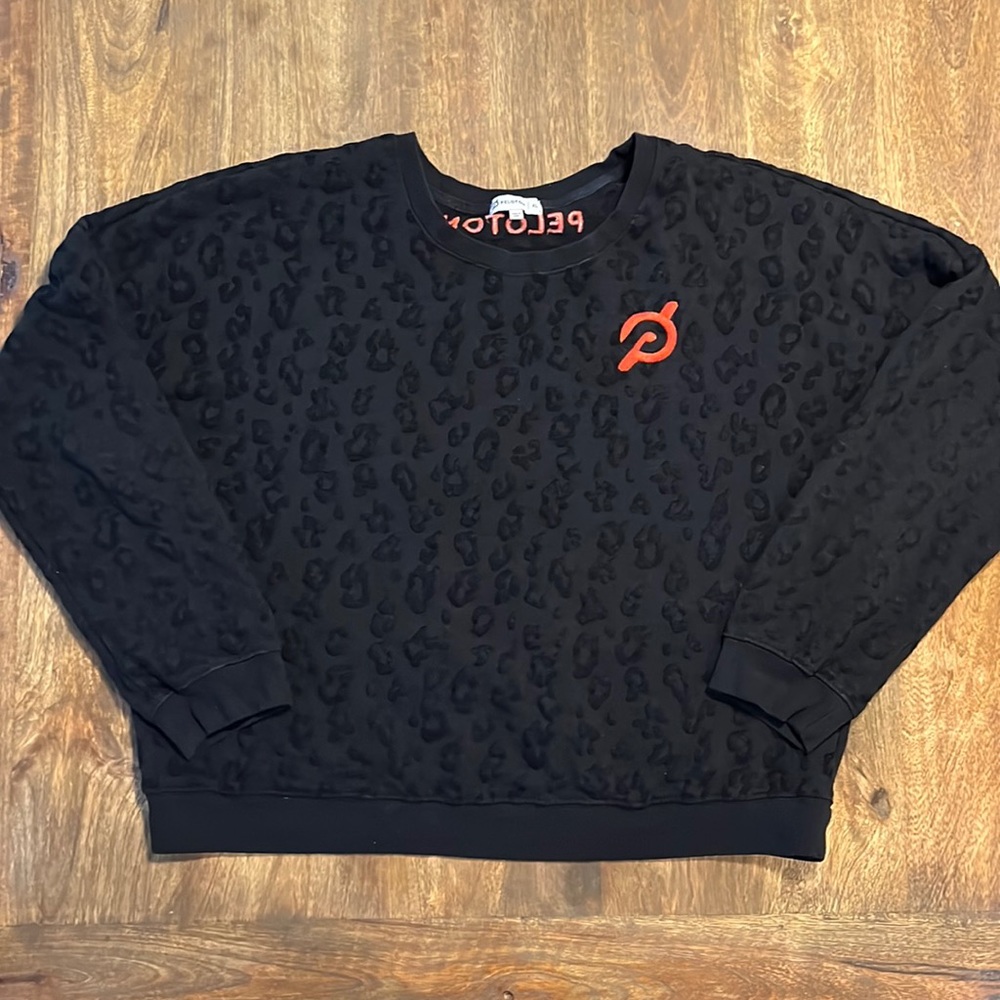PELOTON Extra Large cheetah/ leopard print crew neck